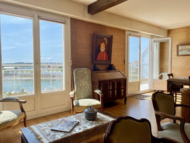 A louer APPARTEMENT T4 81 M2 TERRASSE BORD DE MER SAINT GILLES CROIX DE VIE
