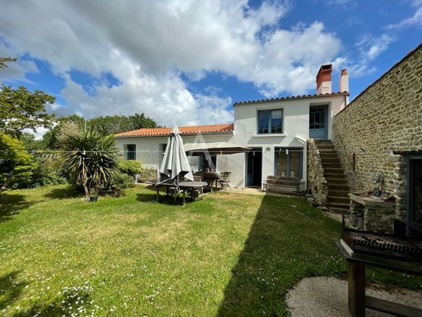A vendre MAISON  7 PIECES 94 M2  LE BERNARD