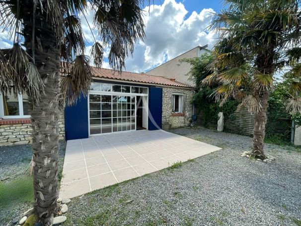 A vendre MAISON  3 PIECES 82 M2 BORD DE MER LONGEVILLE SUR MER