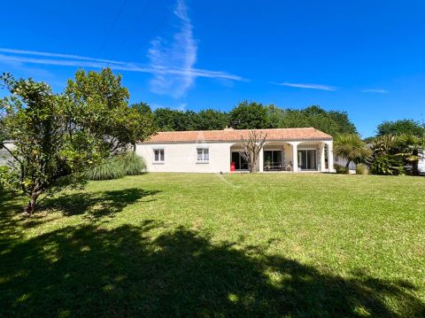 A vendre MAISON  4 PIECES 122 M2  GROSBREUIL