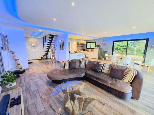 A vendre MAISON  5 PIECES 146 M2 PLAGE à PIED SAINT JEAN DE MONTS