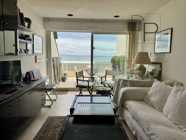 A louer APPARTEMENT DUPLEX T4 58 M2 TERRASSE PIEDS DANS L'EAU LE POULIGUEN