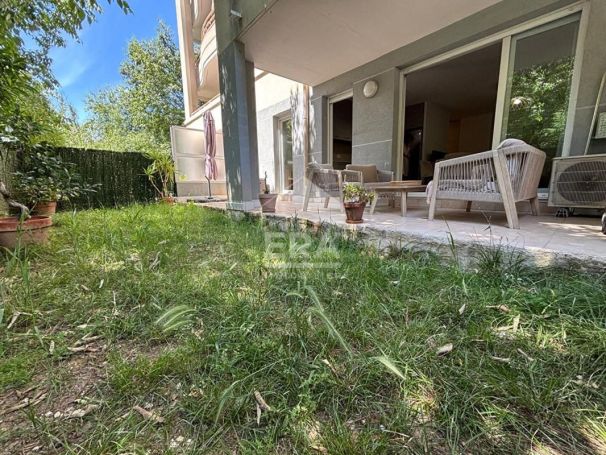 A louer APPARTEMENT T2 49 M2 TERRASSE BORD DE MER CAGNES SUR MER