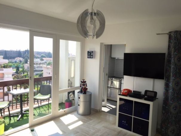 A louer STUDIO  25 M2 BORD DE MER CAGNES SUR MER