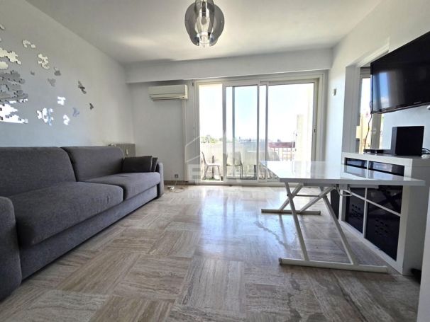 A louer STUDIO  25 M2 BORD DE MER CAGNES SUR MER