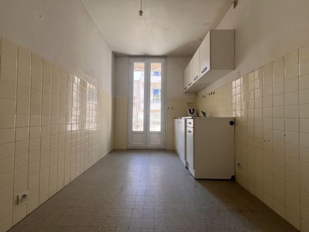 A louer APPARTEMENT T3 65 M2  MARSEILLE 4EME