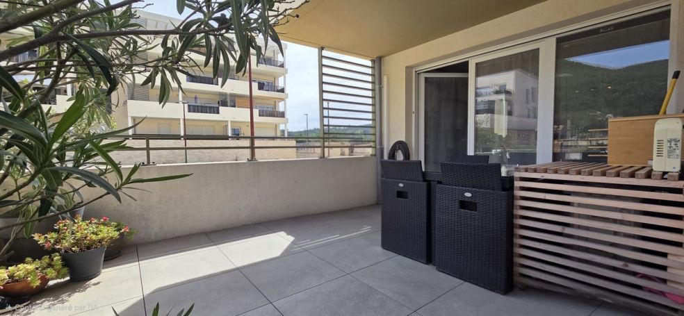 A louer APPARTEMENT T3 59 M2 TERRASSE  CUGES LES PINS