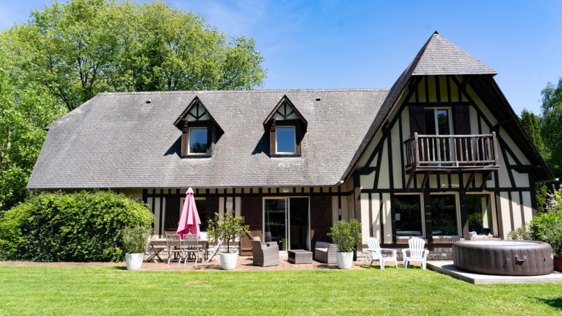 A vendre LONGèRE  6 PIECES 165 M2 BORD DE MER OHERVILLE
