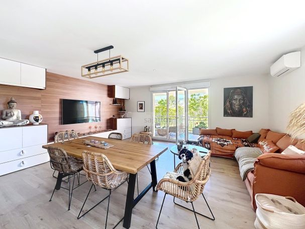 A louer APPARTEMENT  75 M2 BORD DE MER LA CIOTAT