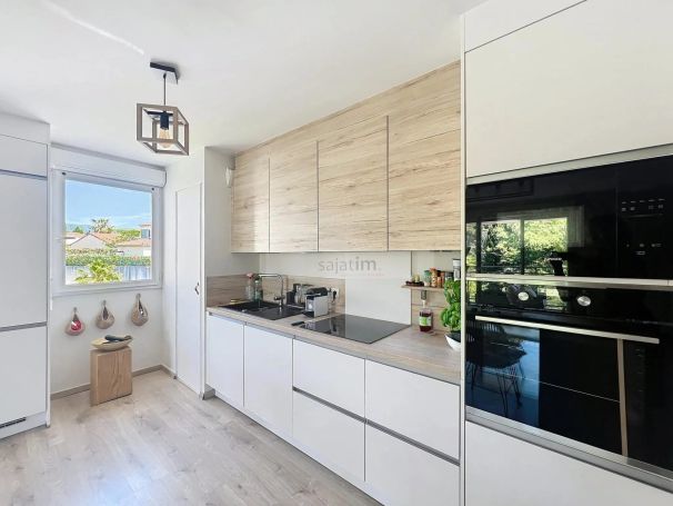 A louer APPARTEMENT  75 M2 BORD DE MER LA CIOTAT