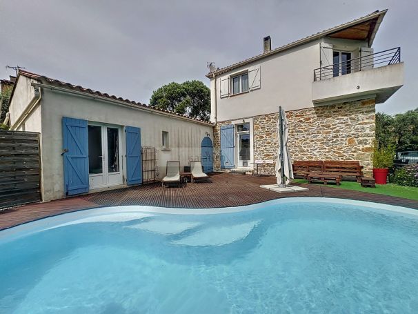 A louer MAISON  DE MAîTRE  LE CASTELLET Saint Cyr sur Mer