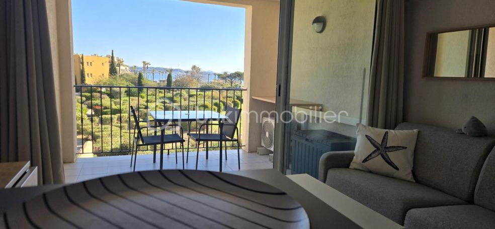 A louer APPARTEMENT T2 26 M2 TERRASSE VUE MER GASSIN