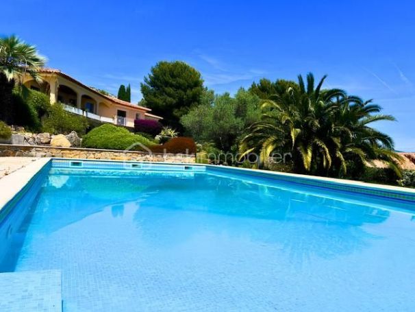 A vendre MAISON  6 PIECES 240 M2 BORD DE MER OLLIOULES