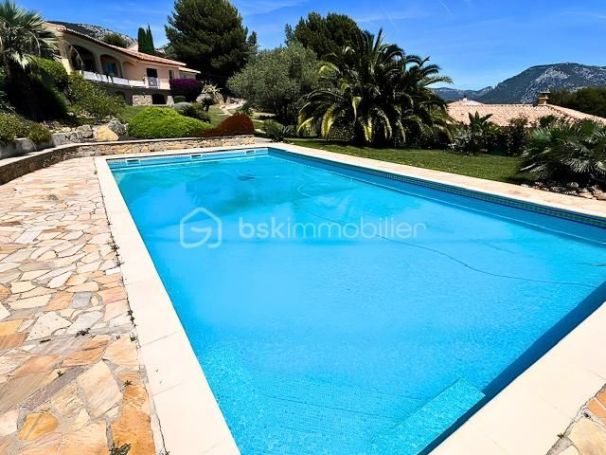 A vendre MAISON  6 PIECES 240 M2 BORD DE MER OLLIOULES