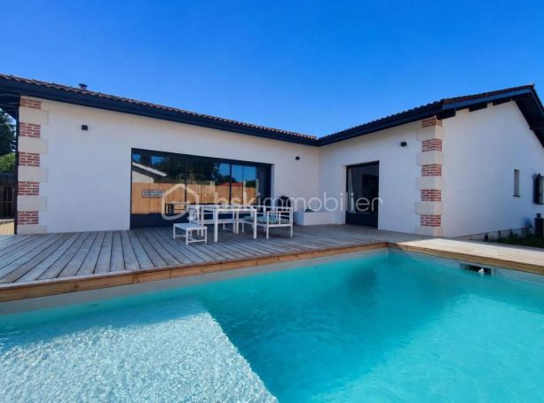 A louer MAISON  5 PIECES 175 M2 BORD DE MER GUJAN MESTRAS