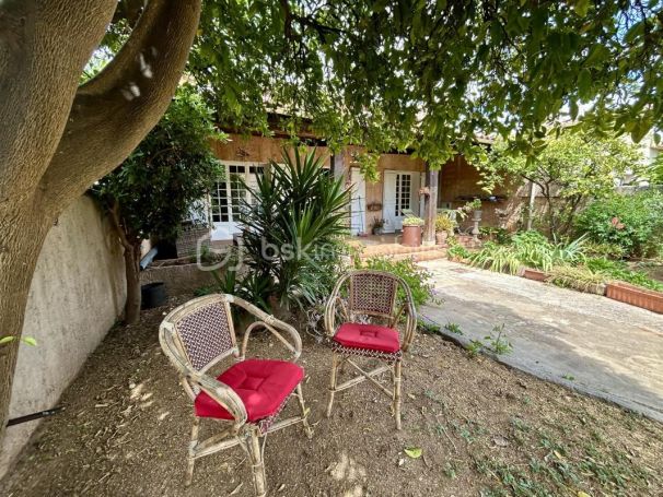 A louer MAISON  DE MAîTRE BORD DE MER TOULON