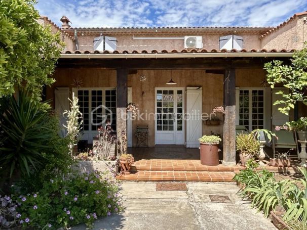 A louer MAISON  DE MAîTRE BORD DE MER TOULON