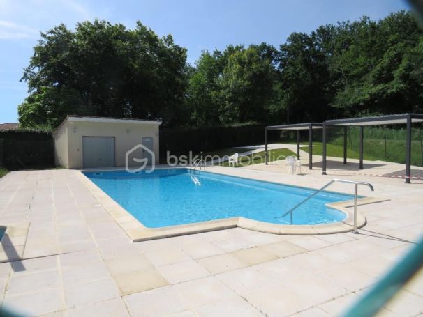 A louer APPARTEMENT T2 42 M2 TERRASSE  EUGENIE LES BAINS