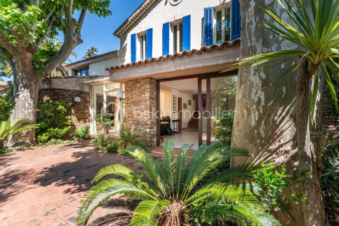 A louer MAISON  D'ARCHITECTE BORD DE MER TOULON