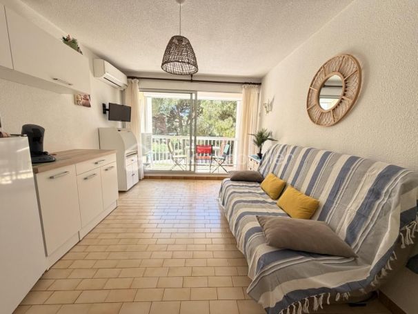 A vendre STUDIO  20 M2 TERRASSE BORD DE MER LE GRAU DU ROI