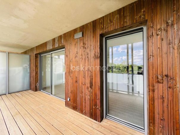 A louer APPARTEMENT DE PRESTIGE T3 75 M2 TERRASSE BORD DE MER PORNIC