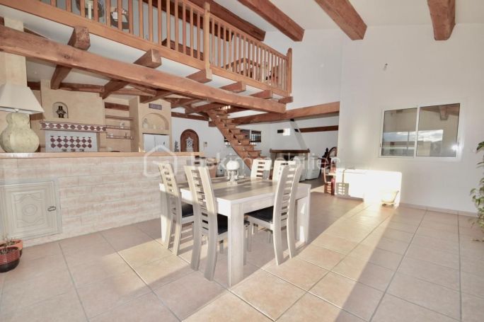A vendre MAISON  5 PIECES 180 M2  PIA