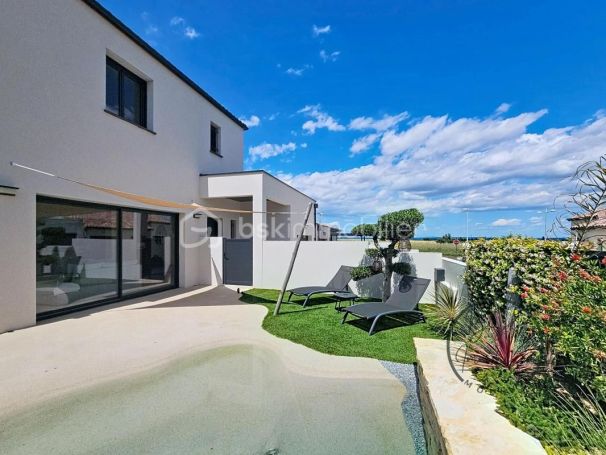 A louer MAISON  5 PIECES 112 M2 BORD DE MER COLOMBIERS