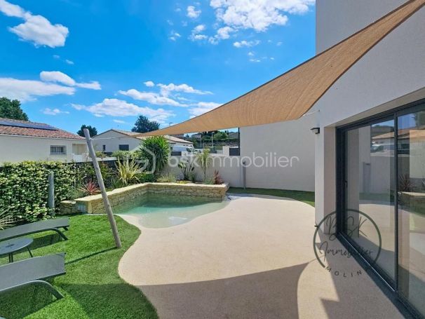 A louer MAISON  5 PIECES 112 M2 BORD DE MER COLOMBIERS