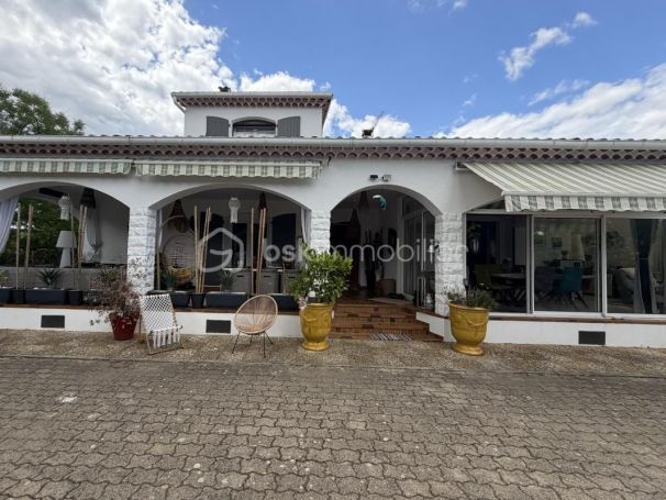 A louer MAISON  5 PIECES 127 M2  SAINT HILAIRE DE BRETHMAS