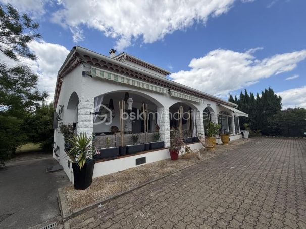 A louer MAISON  5 PIECES 127 M2  SAINT HILAIRE DE BRETHMAS
