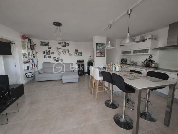 A louer APPARTEMENT T3 67 M2 TERRASSE BORD DE MER MARTIGUES