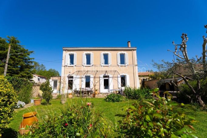 A louer MAISON  DE MAîTRE  SALON DE PROVENCE