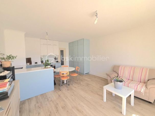 A louer APPARTEMENT T3 58 M2 BORD DE MER SETE