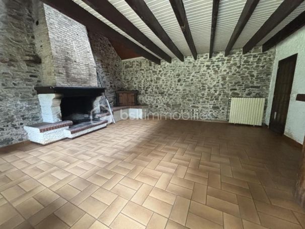 A louer LONGèRE  5 PIECES 110 M2  BELLIGNE