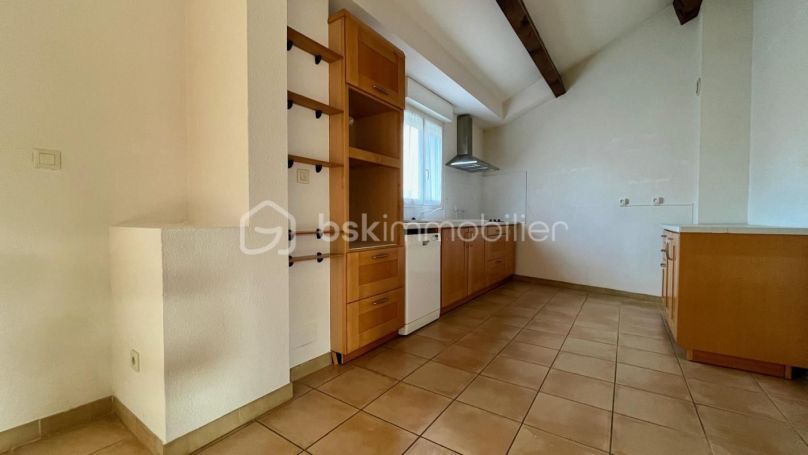 A louer APPARTEMENT NEUF T5 104 M2 TERRASSE  UZES