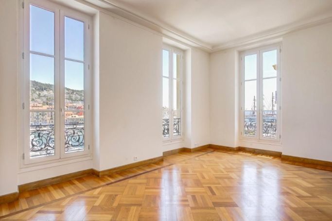A louer APPARTEMENT T4 79 M2 VUE MER NICE