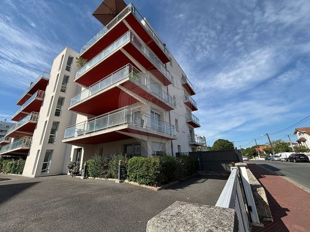 A louer APPARTEMENT T2 40 M2 TERRASSE BORD DE MER ROYAN