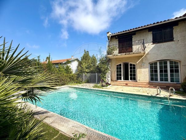 A louer MAISON  CONTEMPORAINE BORD DE MER NICE