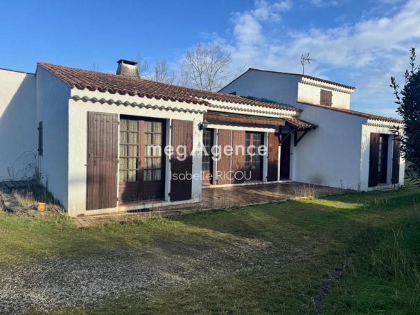 A louer MAISON  5 PIECES 134 M2 BORD DE MER SAINT TROJAN LES BAINS