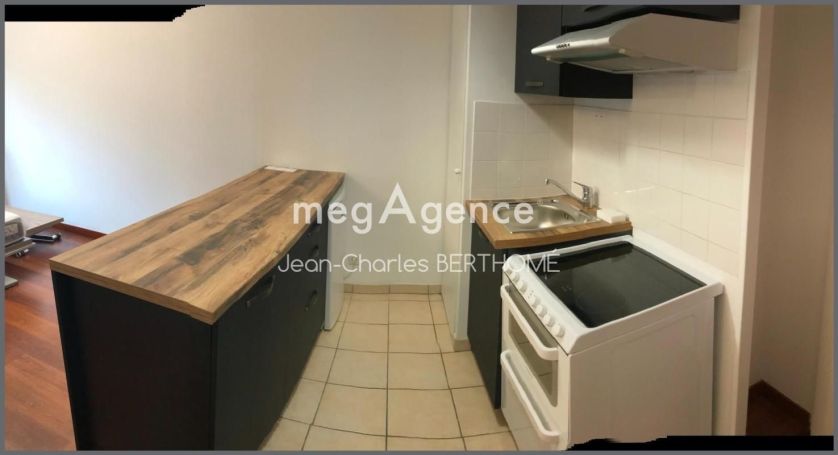 A louer STUDIO  27 M2 PLAGE à PIED LES SABLES D OLONNE
