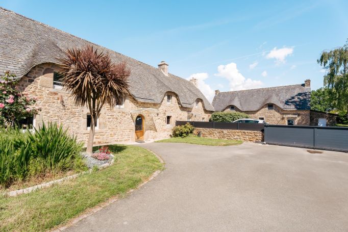 A vendre Propriete de caractere 17 pieces 408 m&sup2; piscine LANDAUL