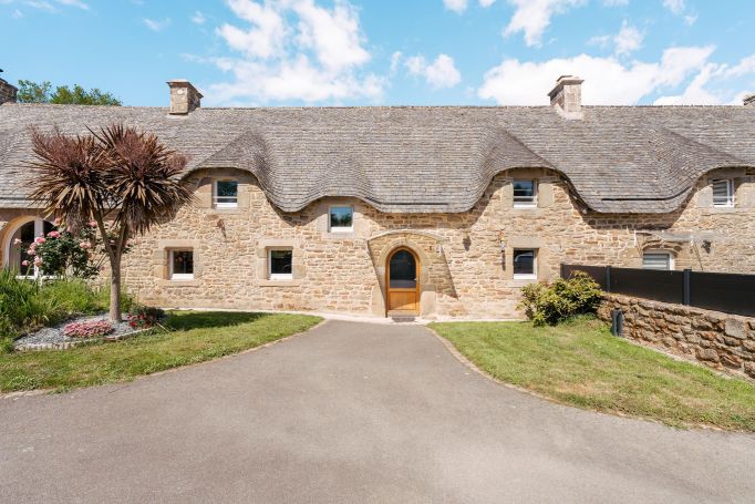 A vendre Propriete de caractere 17 pieces 408 m&sup2; piscine LANDAUL