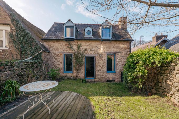 A vendre Charmante maison en pierre 3 pieces 36m&sup2; jardin au coeur de Saint-Goustan AURAY