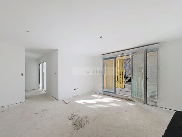 A louer APPARTEMENT T3 62 M2 TERRASSE BORD DE MER SIX FOURS LES PLAGES