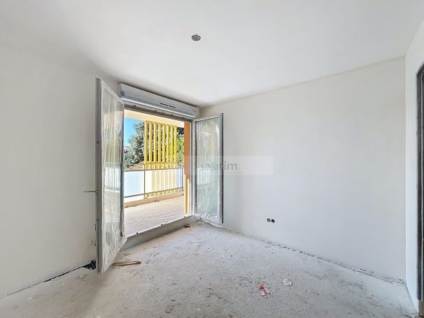 A louer APPARTEMENT T2 49 M2 TERRASSE BORD DE MER SIX FOURS LES PLAGES