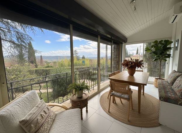 A vendre MAISON 7 PIECES 98 M2 VILLECROZE