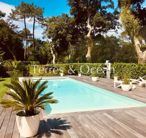 A vendre MAISON  11 PIECES 307 M2  SOORTS HOSSEGOR
