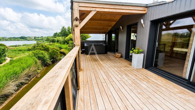 A vendre MAISON 6 PIECES 212 M2 BORD DE MER TALMONT SAINT HILAIRE
