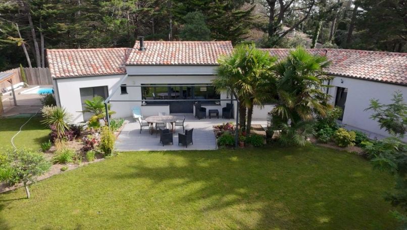 A vendre MAISON  6 PIECES 125 M2 BORD DE MER SAINT JEAN DE MONTS