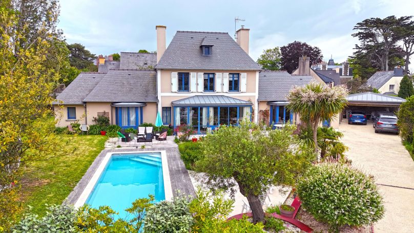A vendre BELLE Maison contemporaine 10 PIECES 213 M&sup2; proche de la mer  Saint-Malo